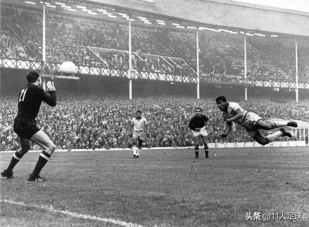 巴西足球巨星十大传奇球员回顾,巴西足球新10号球员名单