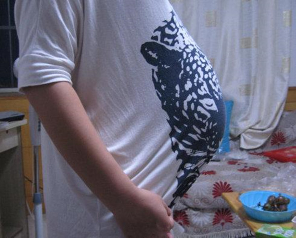 孕晚期除了破水见红还有什么征兆,临近预产期见红了但是肚子不疼