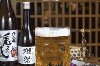 连资深老酒鬼都发怵的“深水*弹炸**”,究竟为何这么猛?