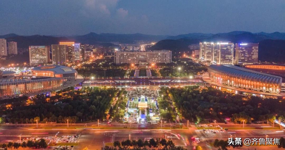 济南趵突泉泉城路夜市,济南有烟火气的夜市