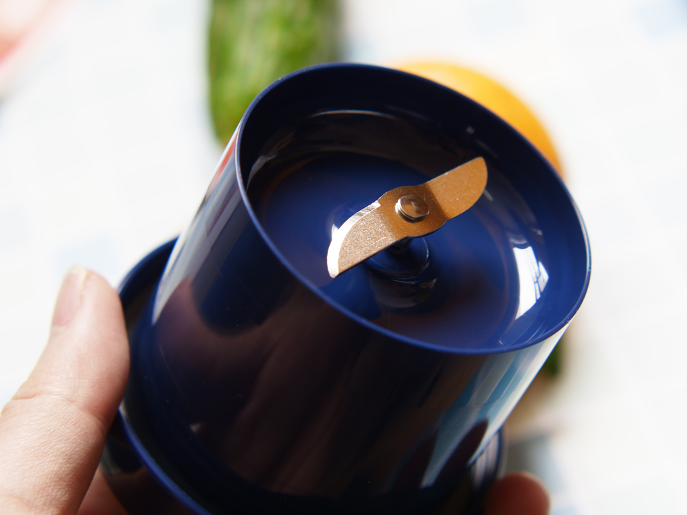 摩飞便携榨汁杯使用方法,摩飞便携榨汁杯充电视频