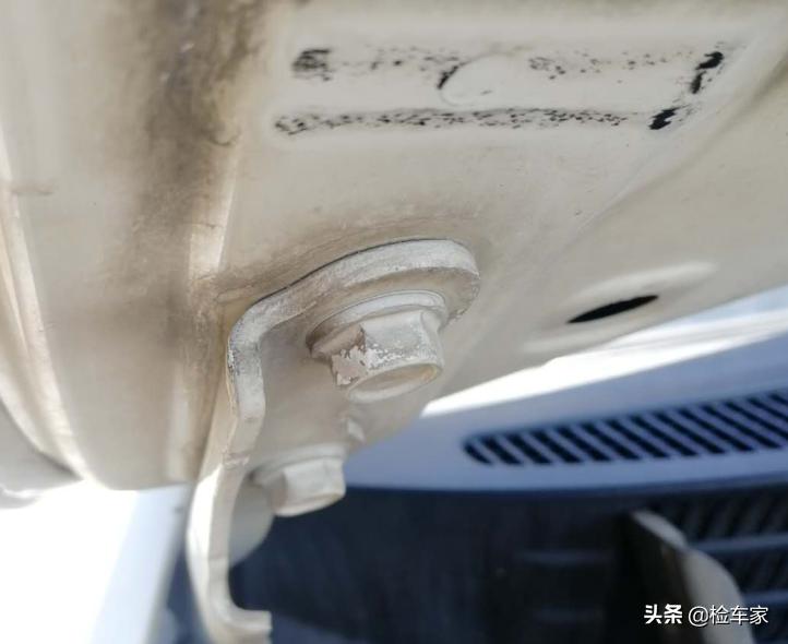 丰田兰德酷路泽手刹刹车位置,酷路泽28万左右的车