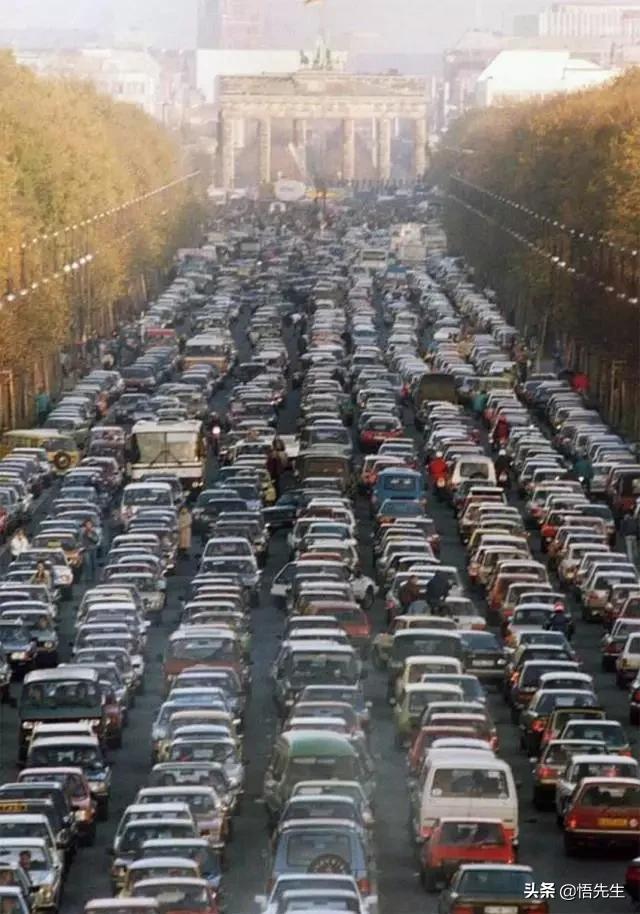 年轻时的霍金照,霍金年轻时照片有多帅