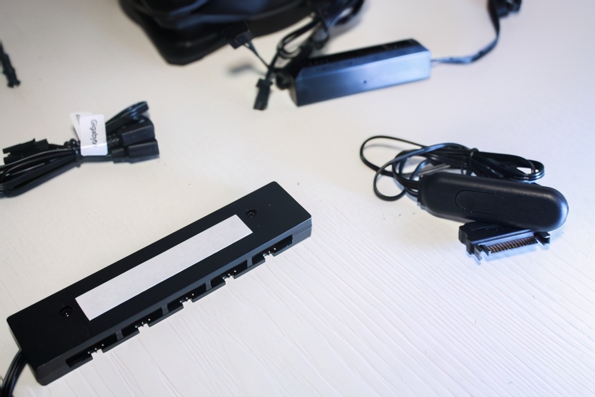 让你的主机更加炫酷，九州风神CF120Plus风扇装机体验