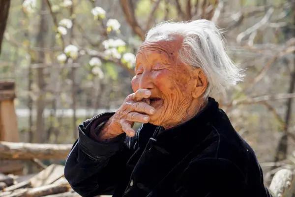 三寸长寿四寸无忧什么意思,三寸长寿四寸无忧有什么讲究