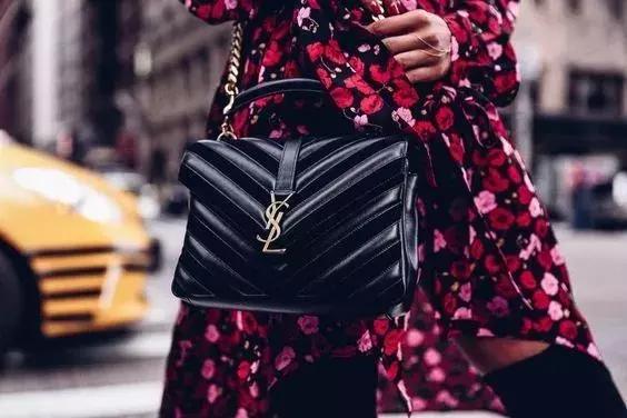 ysl和lv邮差包哪个更好,chanel和ysl包哪个好