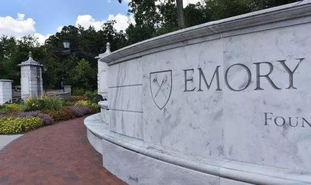 用网球叩开世界名校大门的女孩:特长+学术,她是如何做到的?