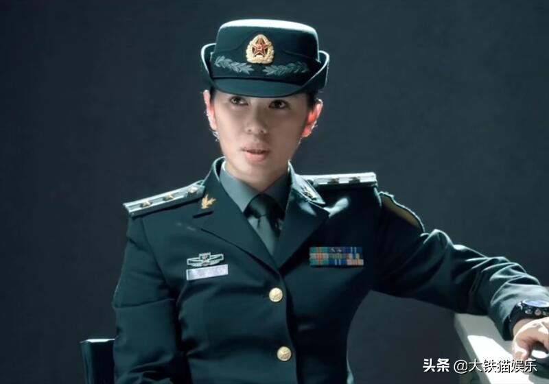 矫揉造作就别演军旅剧了,这8位女星告诉你,什么叫飒爽军人气质