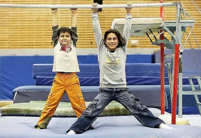 每个女人都活成了超人,每个中年的女人都活成一束光