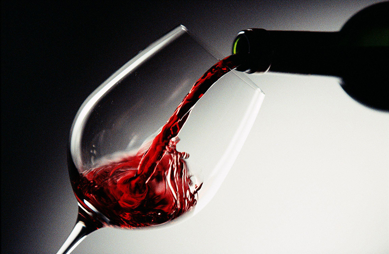 倒入醒酒器里的酒没喝完怎么保存,倒入醒酒器里的红酒可以放多久