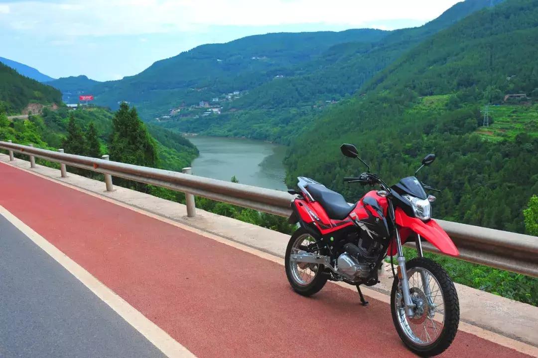 越野车主要看什么性能,豪爵公路越野摩托车nk150与dks150