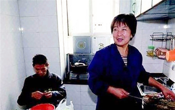 11年前,那位每天暴走10公里,割肝救子的武汉妈妈,现状如何