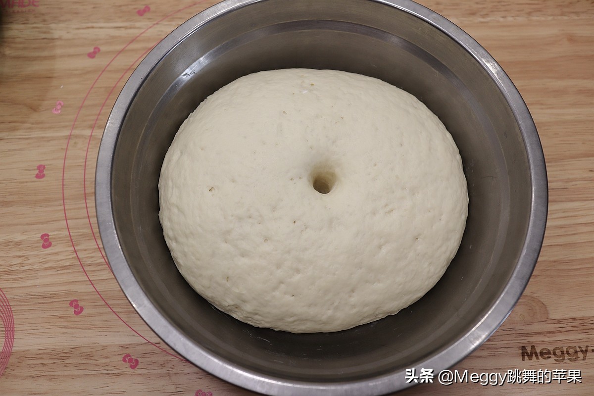 春天必吃的春笋酱肉包子，一锅16个全进肚了，抹抹嘴还没解馋