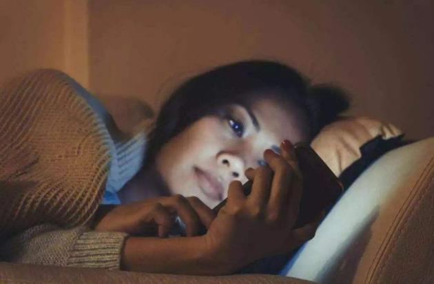 怀孕前期吃什么对胎儿发育好,孕早期胎儿发育慢吃什么长得快