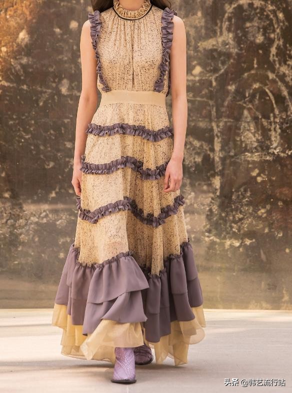 2020春夏巴黎时装周chanel秀场,2022秋冬首尔时装周bonbom