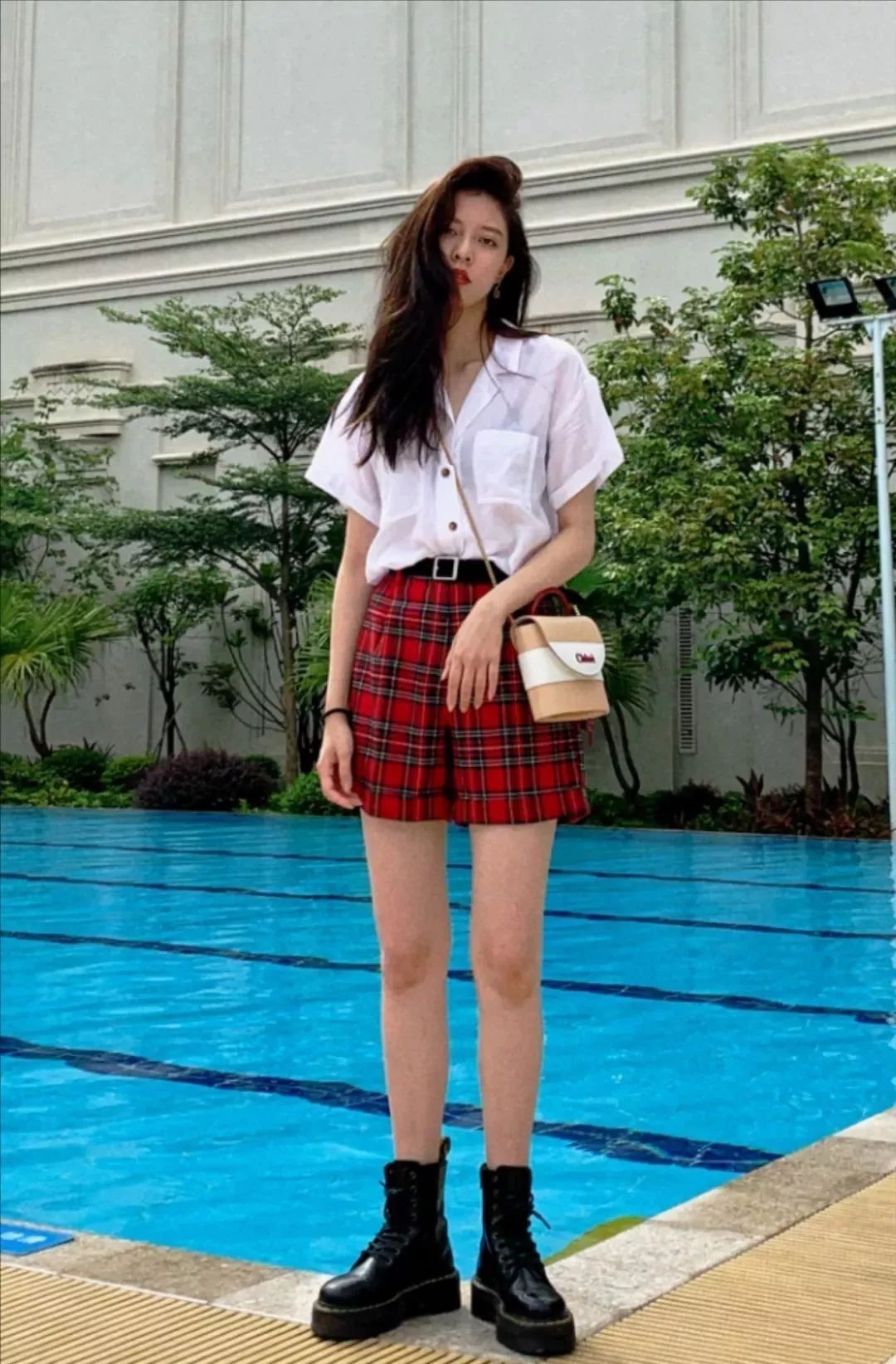 一双靴子竟然可以这么百搭,一双靴子有1kg吗