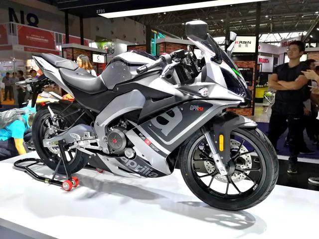 apriliagpr250三色版评测,apriliagpr250三色版改装