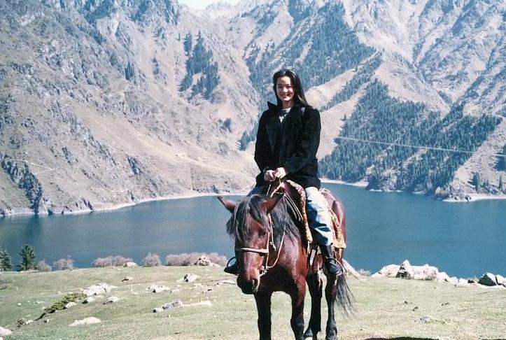 咏梅和栾树跳舞,栾树和咏梅合照