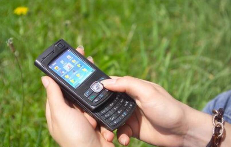 为什么欧洲人都不用智能手机,欧洲人是否使用智能手机