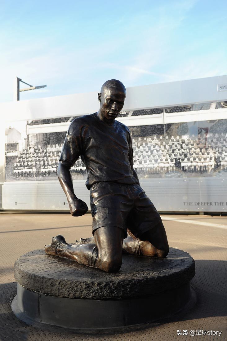 他是永恒的枪王之王，世界欠他一个“世界足球先生”