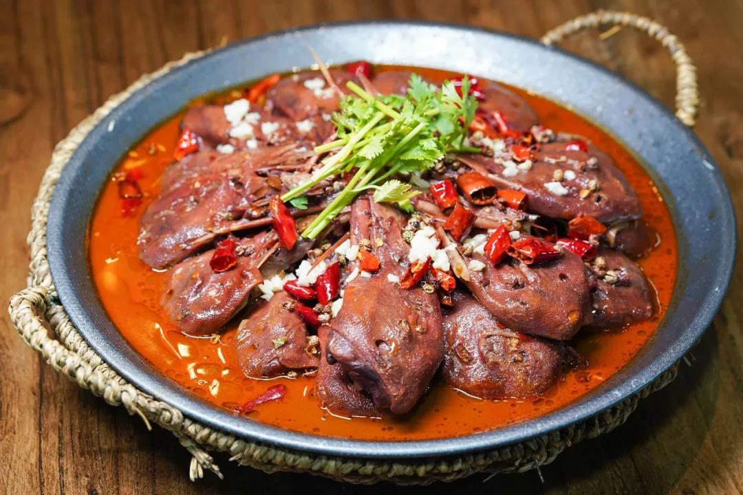 济南老金烧烤和老胖烧烤哪个好,带你来美食街逛逛