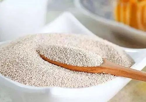 泡打粉小苏打酵母粉碱面的区别,塔塔粉泡打粉小苏打酵母