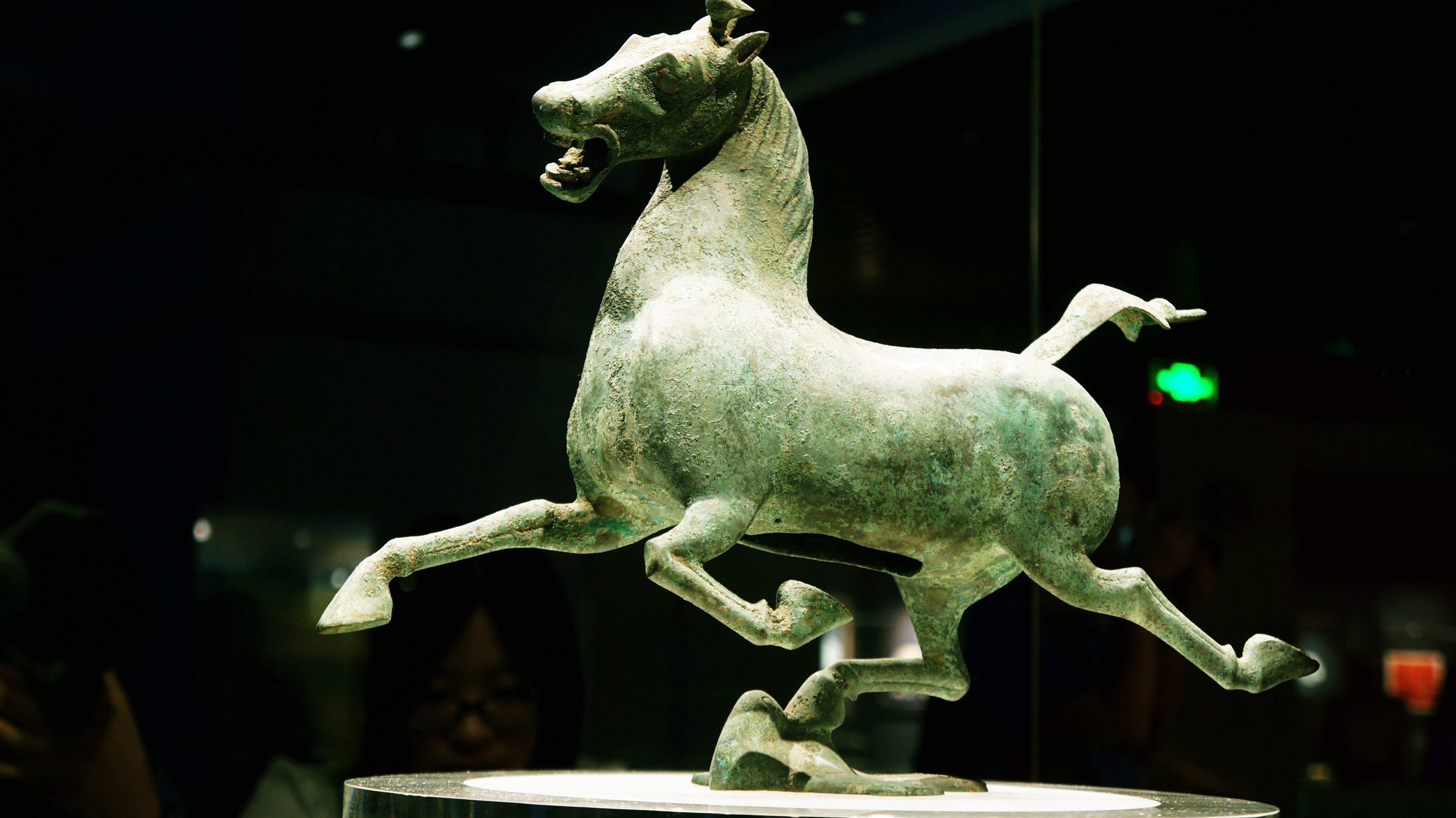 中国各地博物馆最漂亮的文物,中国博物馆十大国宝值多少