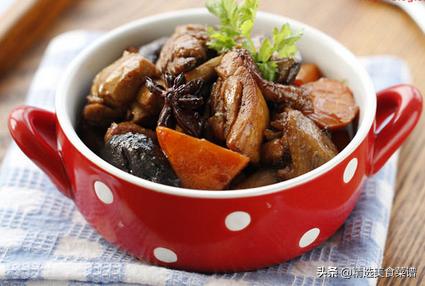 用微波炉做香菇滑鸡煲仔饭,香菇炖鸡这样做最简单味道最美