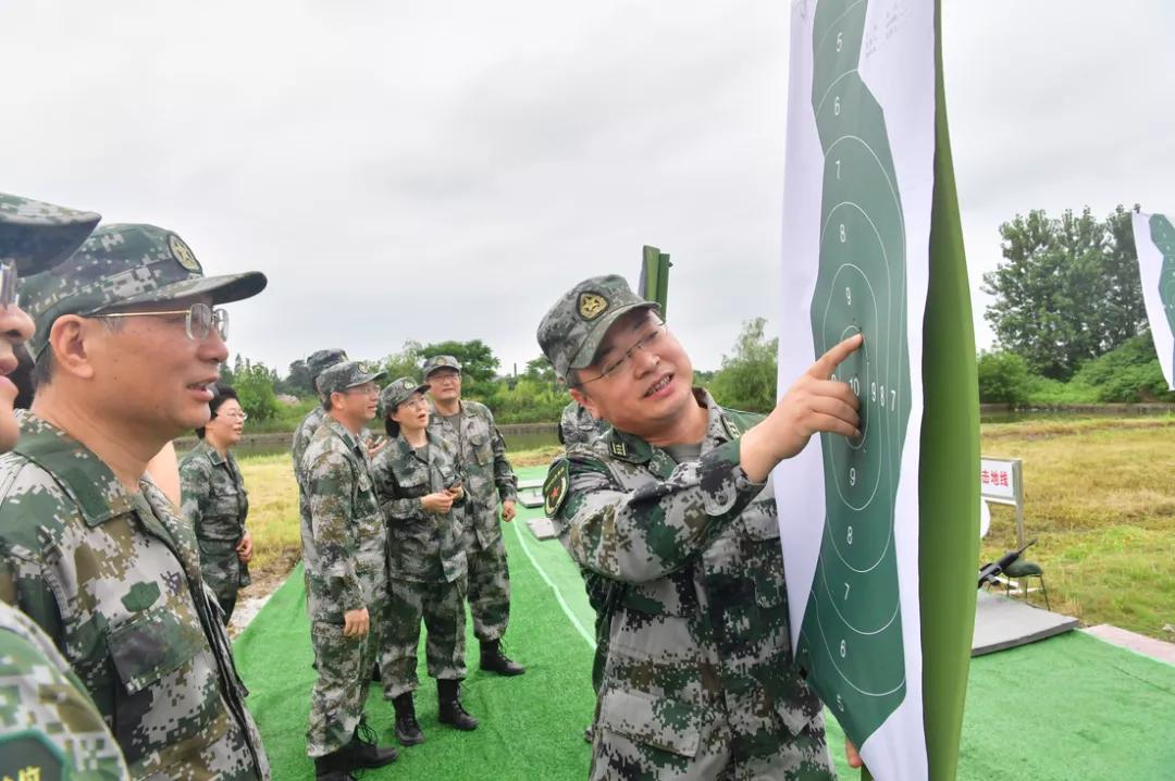 持续4个小时！议军会都议了些啥？