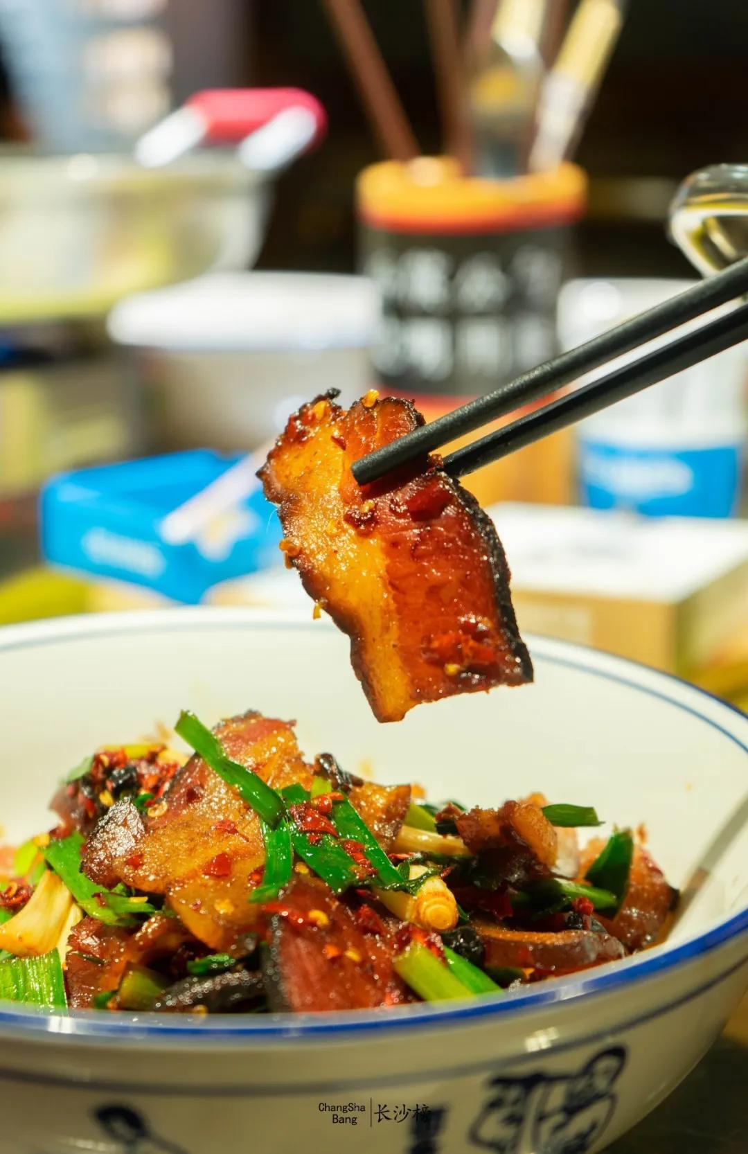 仅凭这一道菜让这家店火了30年,凭借一道菜养活一家店