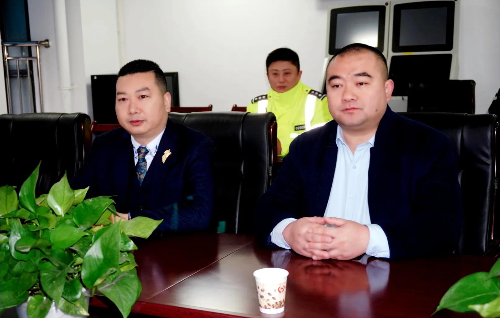 爱心企业送清凉慰问交警暖人心,爱心企业送温暖慰问一线交警