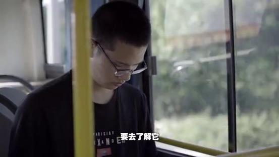 男生高考666分淡定,高考666分的蹭网男孩