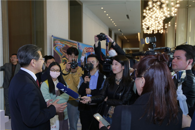 鐢樿們鏂囨梾琛ｆ湇,鐢樿們鏂囨梾鑲冨崡