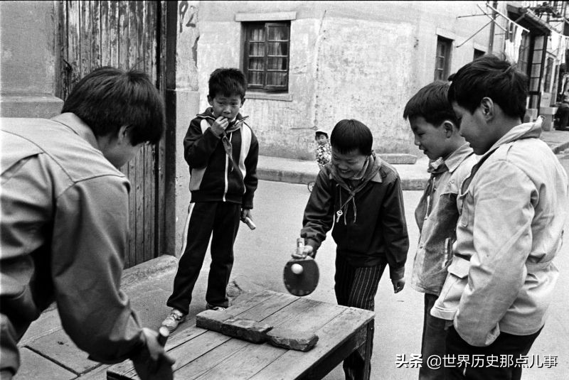 10张罕见老照片：80年代上海的日常生活，曾经是多少人的美好记忆