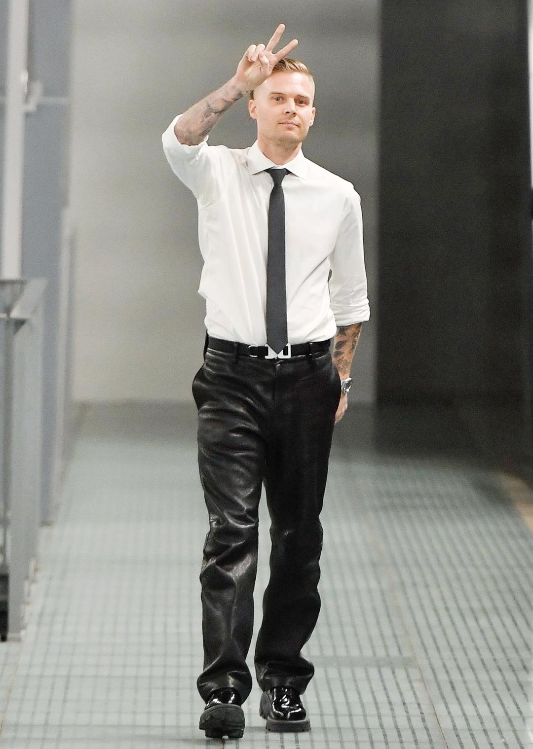 那个给Chloé设计出小猪包的设计师居然被Givenchy炒鱿鱼了