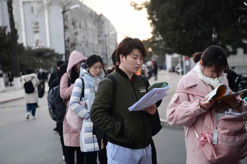 读研究生是不是浪费时间,读二本研究生有前途吗