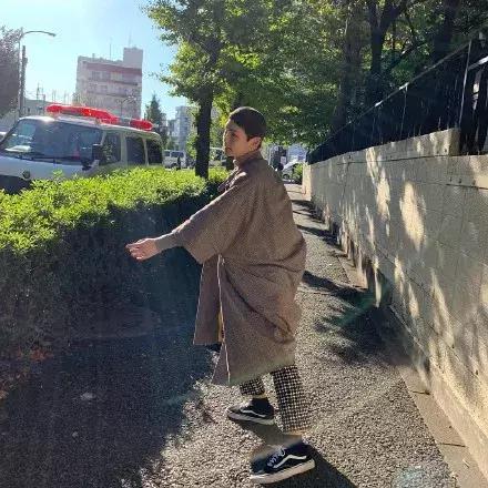 李宇春吴青峰视频,李宇春时尚潮牌