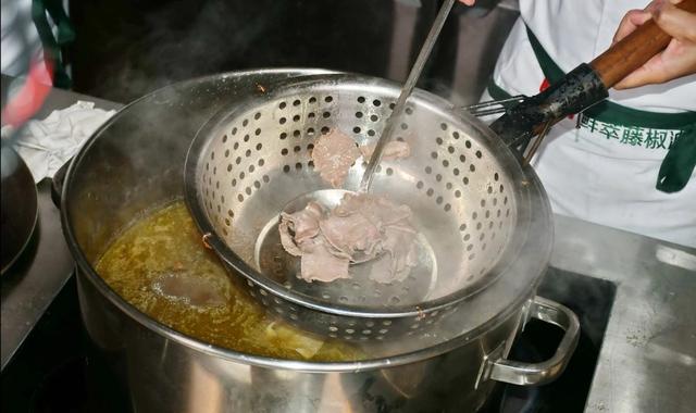 做跷脚牛肉,易跷脚牛肉