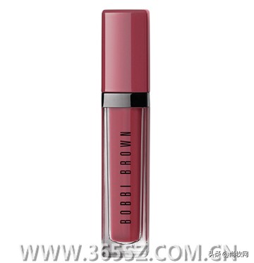 百花盛开的季节让花瓣的颜色飞上双唇