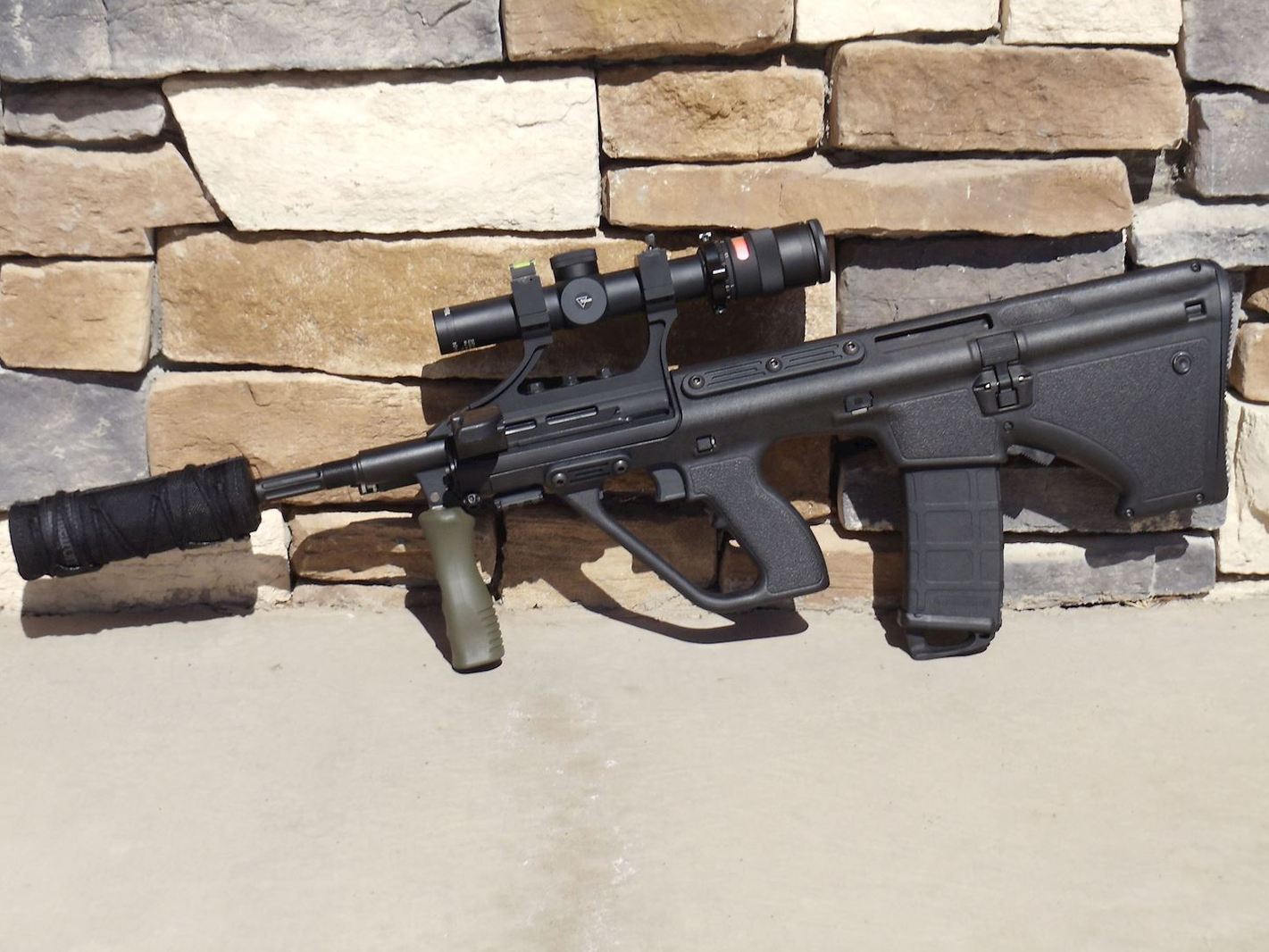 “墨西哥帮派”的30种*器武**，就连重狙和RPG都有