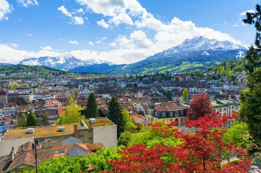 因为太美禁止拍照的小镇,世界上幸福指数爆棚的国家