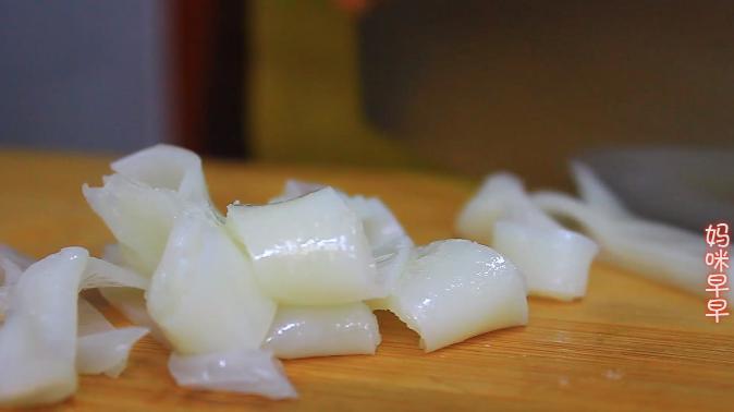 疫情不出门自己做饼吃,疫情不出门在家做美食视频