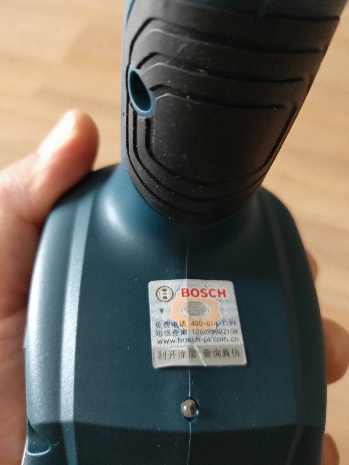 博世无线锂电钻，小小一钻在手，解决多种需求