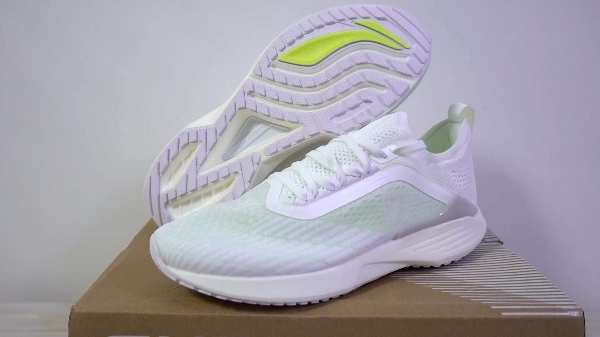 李宁超轻17和超轻16区别,李宁超轻17和赤兔哪个好