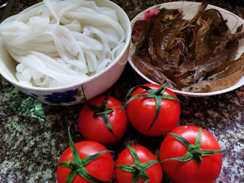 青菜西红柿粉条汤的做法,粉条西红柿汤的家常做法