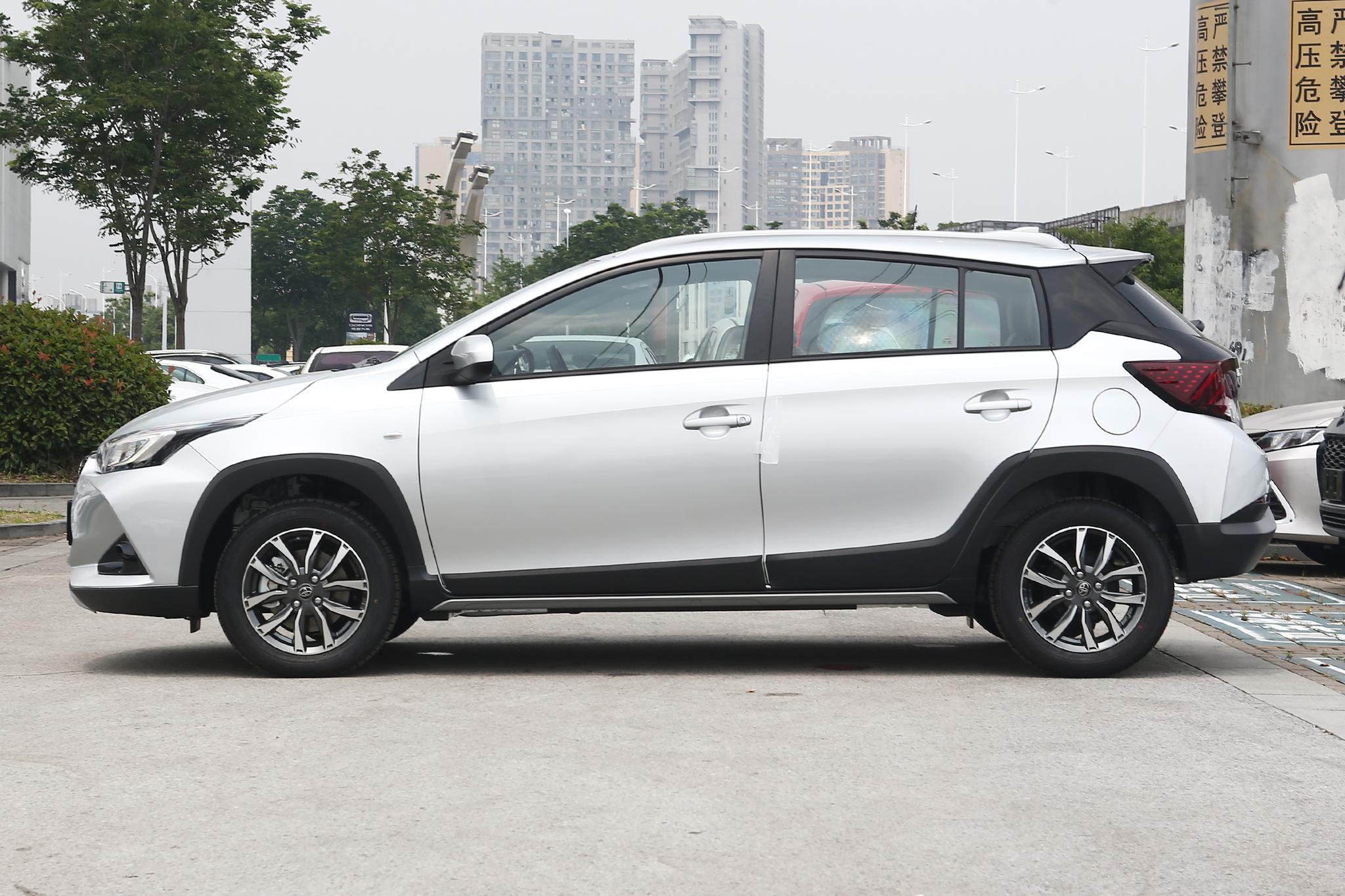 这二款日系耐用低价代步车，空间大油耗低，停车也方便养车也低廉