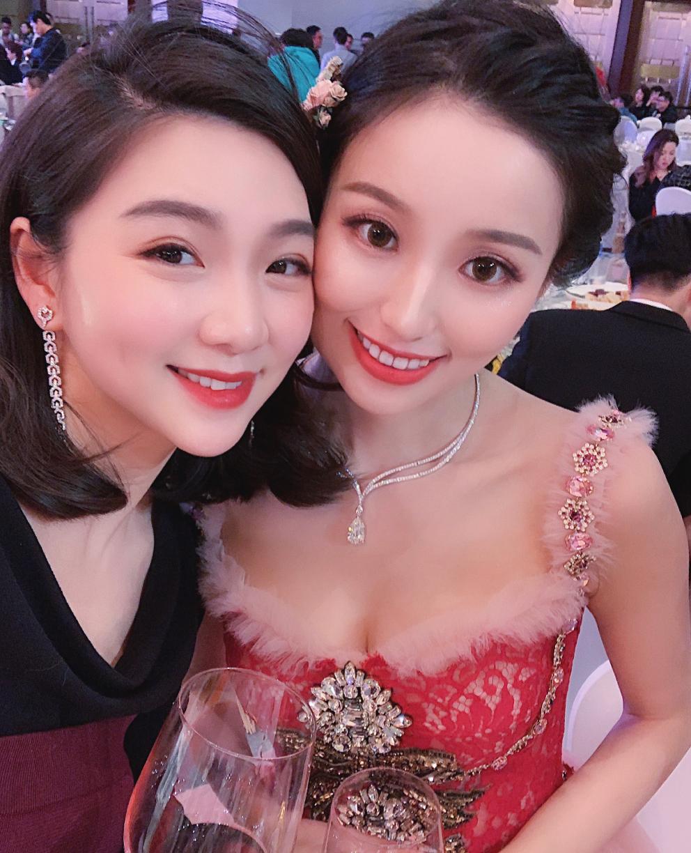 王思聪送酒神的劳斯莱斯是哪款,酒神王思聪婚礼送劳斯莱斯