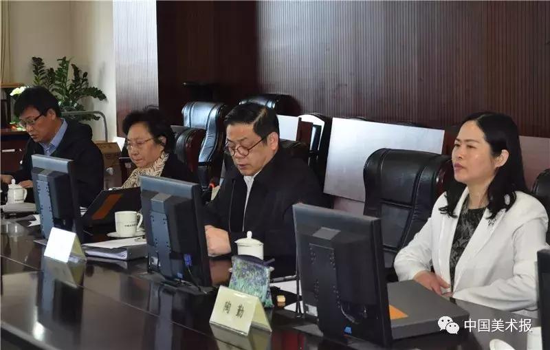 展形象举旗帜育新人,展艺术风采育时代新人