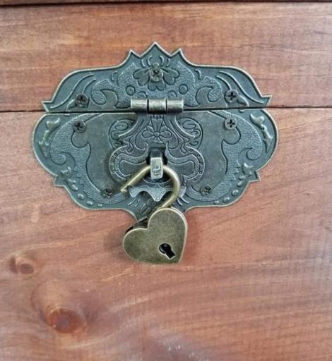 中国尿盆在美国高价热卖！放红酒当果盘，外国人这么好骗吗哈哈哈