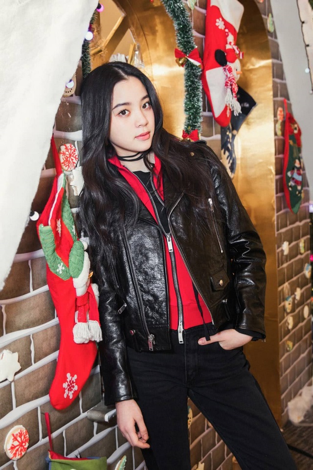 小香风外套内搭打底衫,深绿色外套内搭黄色打底衫